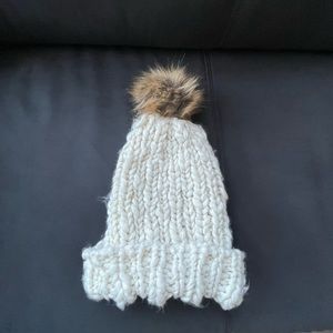 American Eagle outfitters Chunky Pom Pom beanie